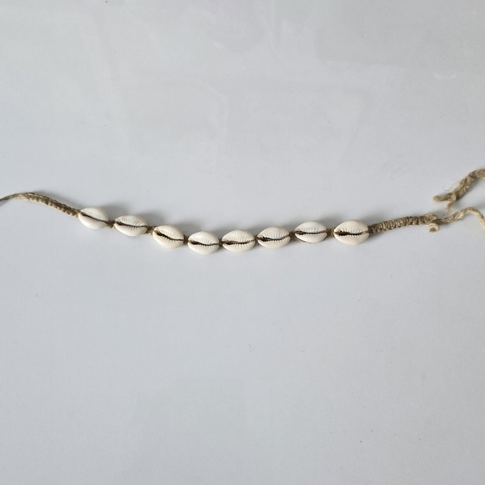 Natural Shell Necklace - Picture 3 of 3
